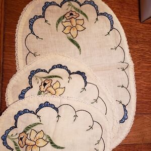 Vintage embroidery dresser scarf set